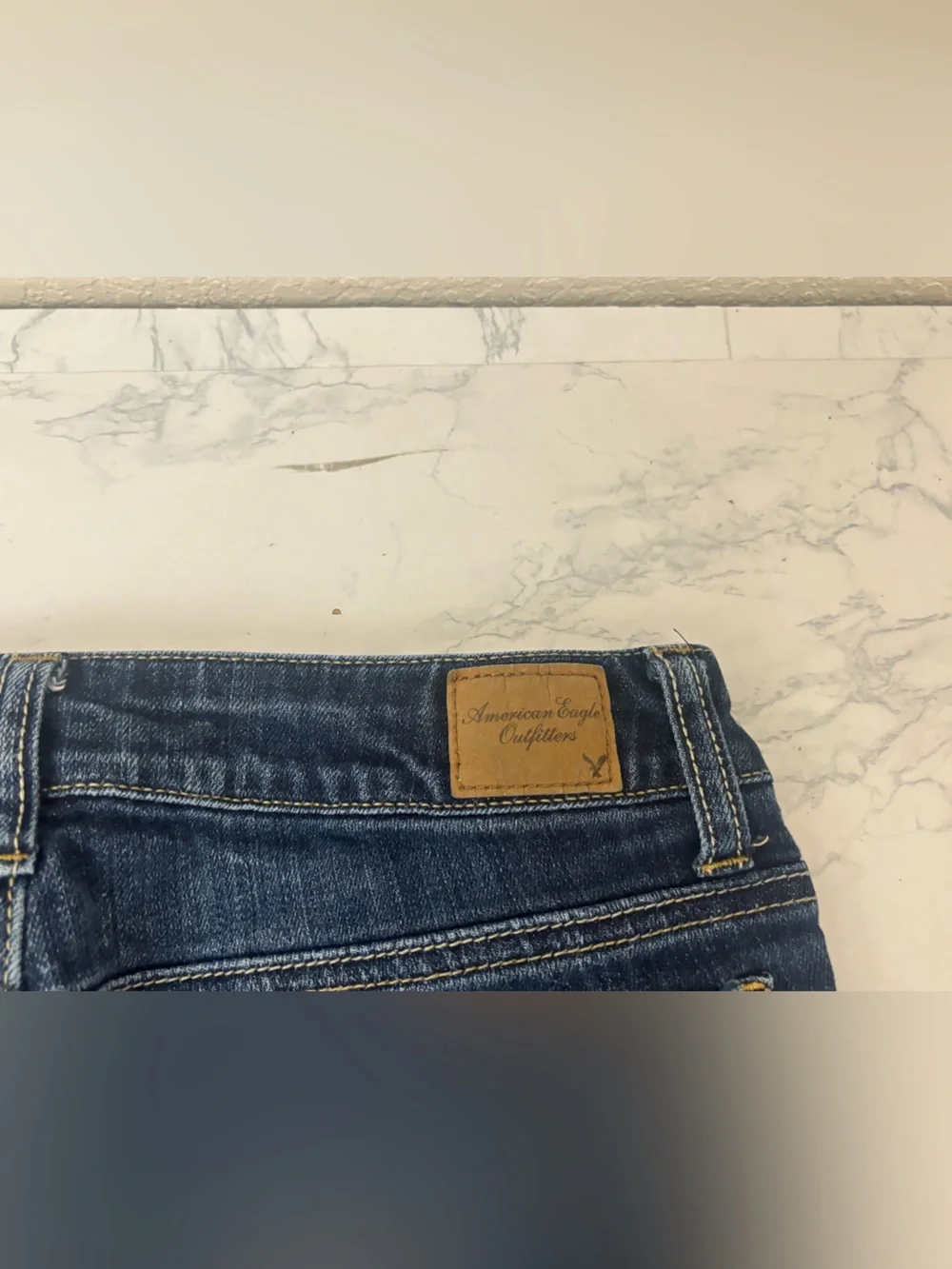 American Eagle Low Rise Shortie Distressed Denim Shorts Women’s Sz 2 Stretch